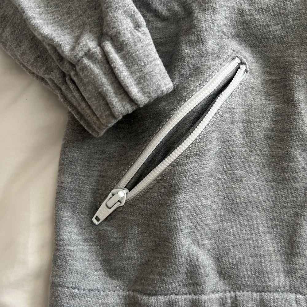 Boy + Girl Made in Los Angeles, Zip-Up Hoodie. Gray. Size 4T. PERFECT CONDITION. - Picture 3 of 6
